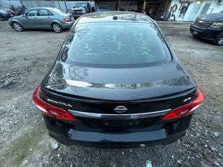 2019 Nissan Sentra SR - Exterior Rear Center Image